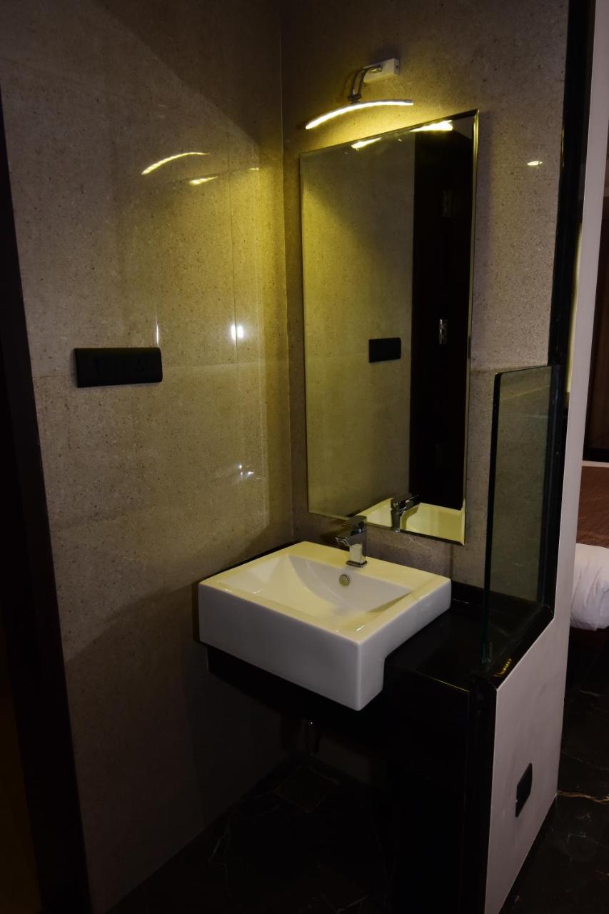 Sentosa Resorts & Water Park Chinchvad Esterno foto